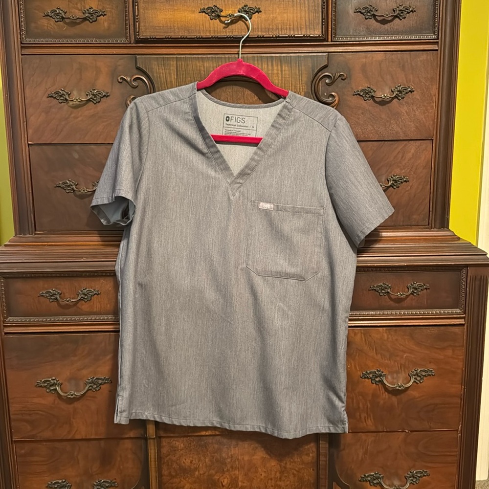 FIGS SCRUB TOP